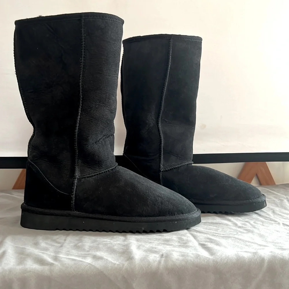 Classic Tall Sheepskin Shearling boots woman size 10 NWOT brand unknown - Picture 1 of 6